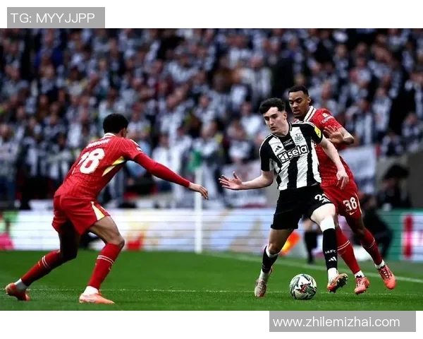 意识超强的足球明星盘点他们如何在比赛中改变局势与结果